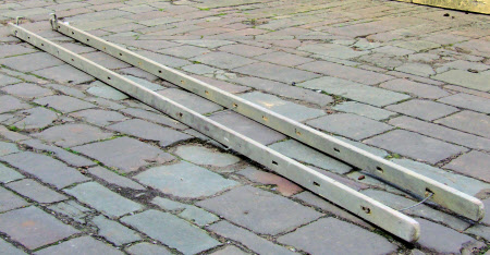 Extending ladder