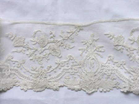 Sleeve flounce