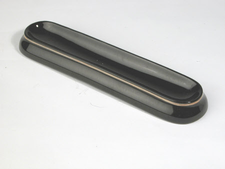 Pen tray