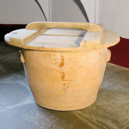 Salting crock
