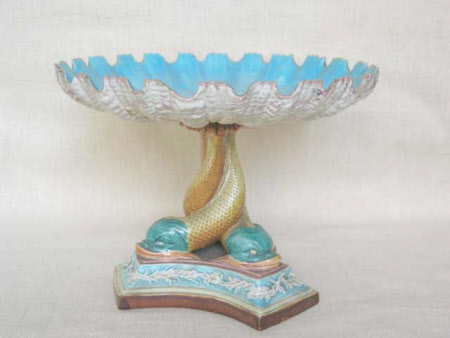 Five Royal Worcester shell-shaped tazze.