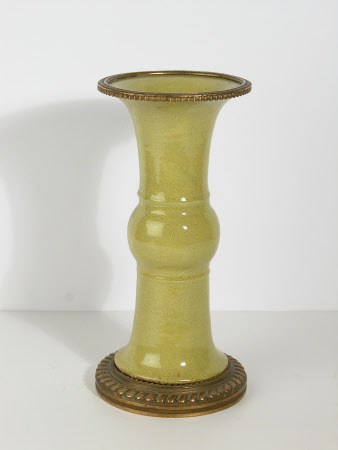 Beaker vase