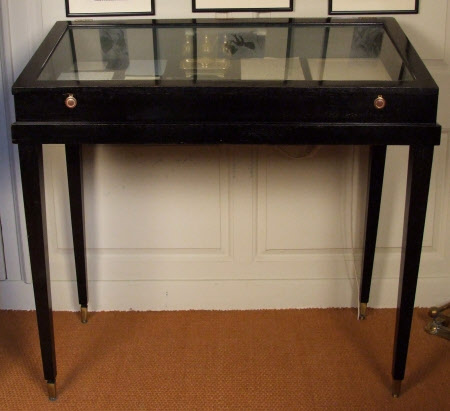 Display table