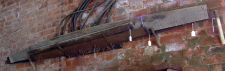 Two-handed saw