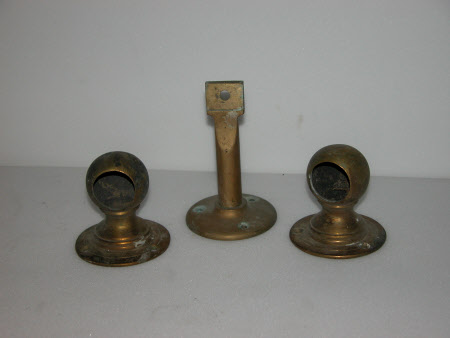 Curtain rod fitting