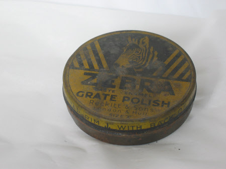 Grate polish tin