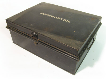 Storage box