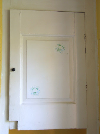 Wall cupboard