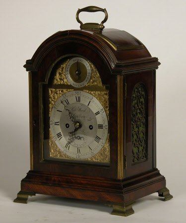 Bracket clock