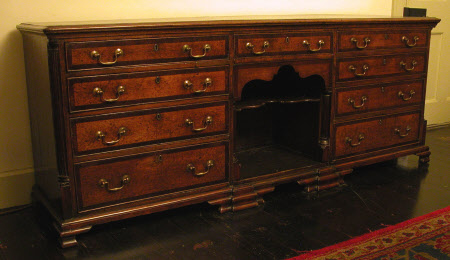 Dresser