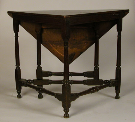 Gateleg table