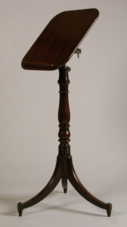 Tripod table