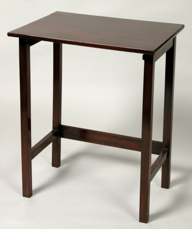 Nesting table