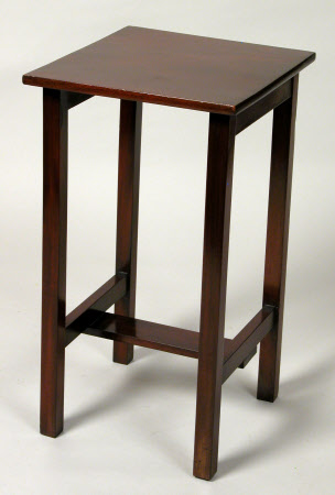 Nesting table