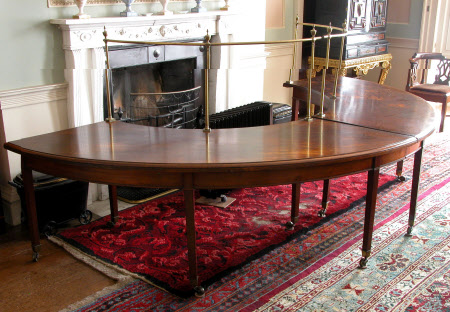 Hunt table