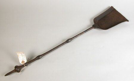 Fire shovel