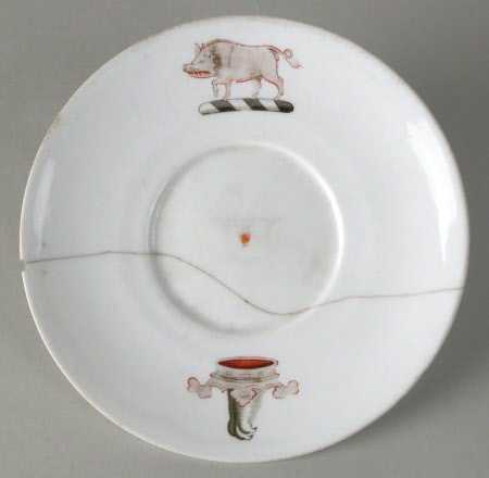 Sauce tureen stand