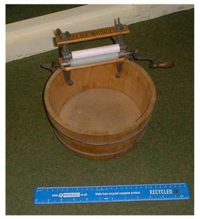 Miniature wringer