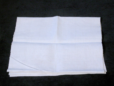 Dresser cloth