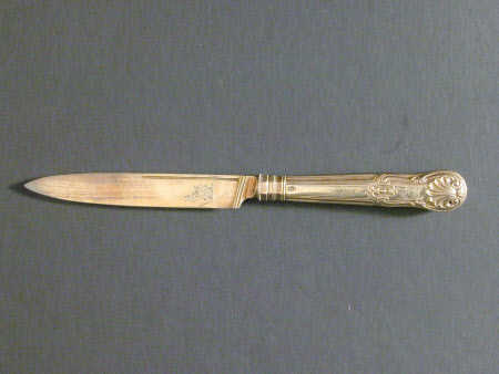 Dessert knife