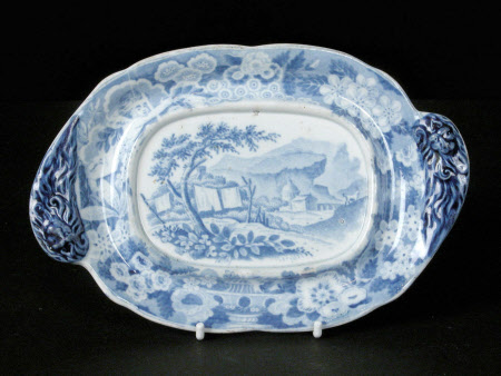 Tureen stand