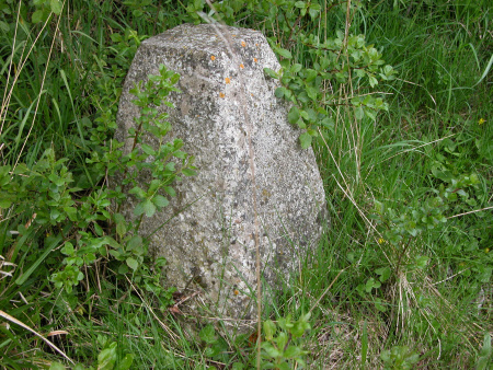 Staddle stone base