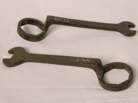 Carriage spanner