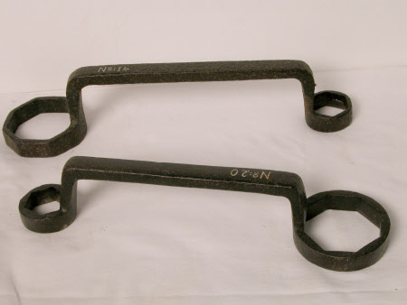 Carriage spanner