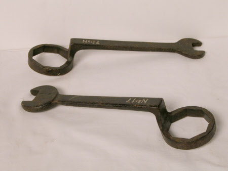 Carriage spanner