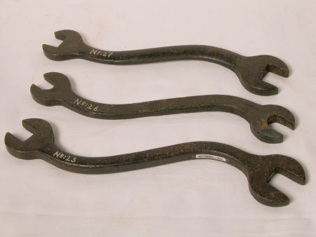 Carriage spanner