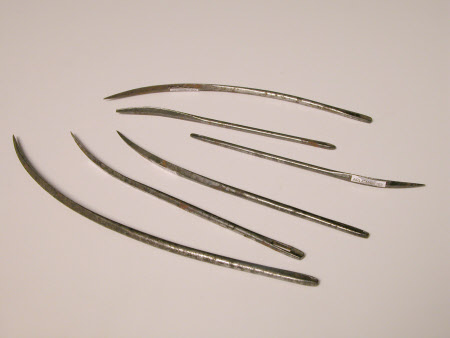 Collar needle