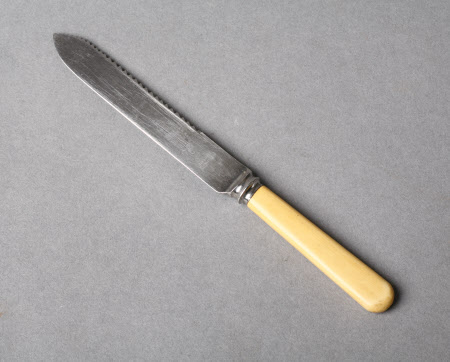 Bread knife