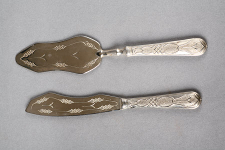Cake knife