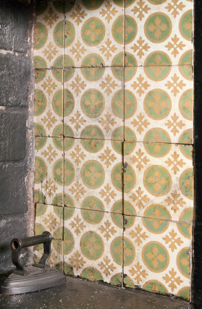 Wall tile
