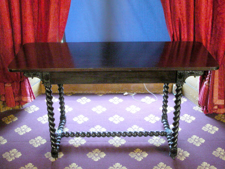 Occasional table
