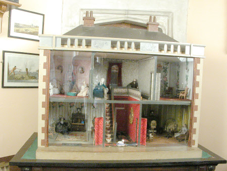 Dolls house 533046.1 National Trust Collections