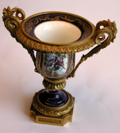 Urn