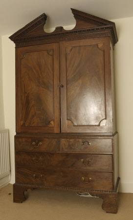 Linen press