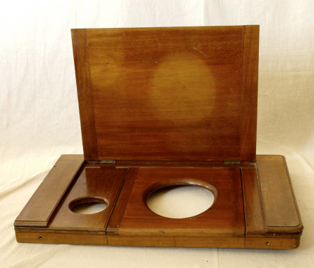 Lavatory seat