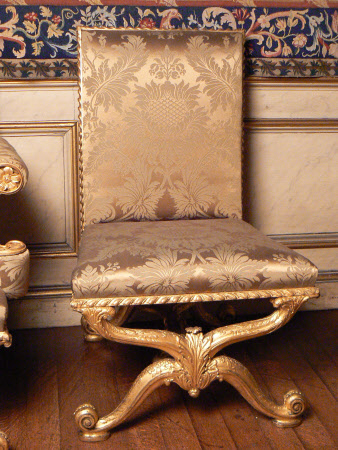X-frame chair