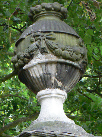 Urn finial