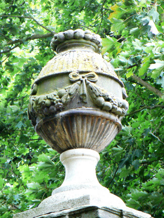 Urn finial