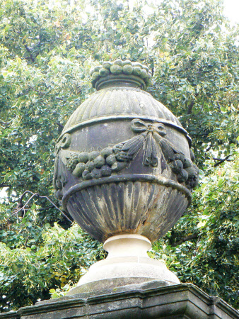 Urn finial