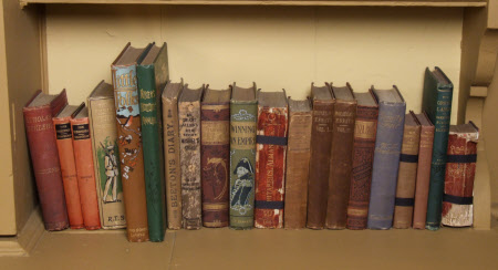 Winning an empire :. or The story of Clive / by Grace Stebbing.