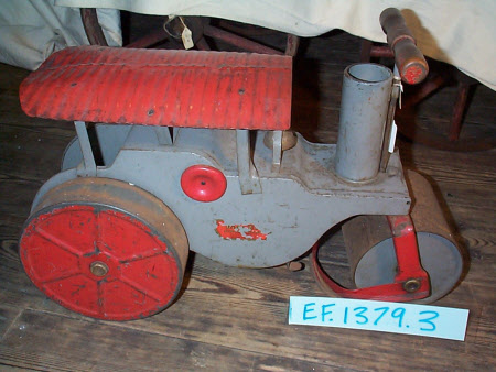 Toy steamroller