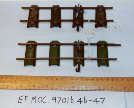 Toy train track