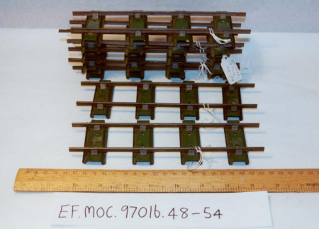 Toy train track