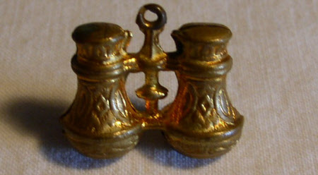 Doll's binoculars