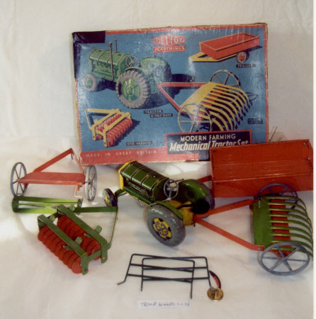 Toy tractor