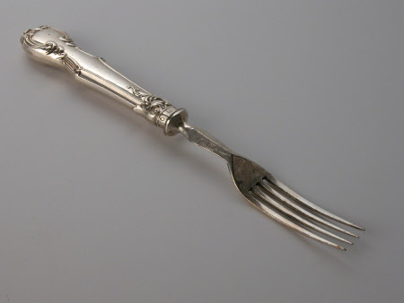 Serving knife